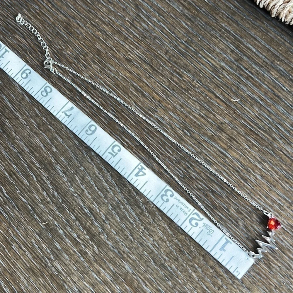 N/A heartbeat necklace